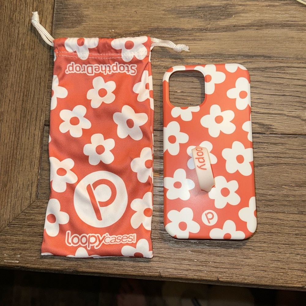 iPhone 12 daisy loopy